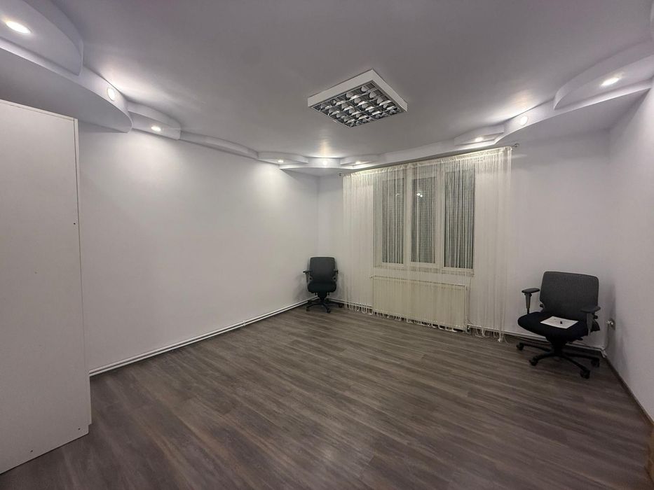 Inchiriez apartament 2 camere 100 mp