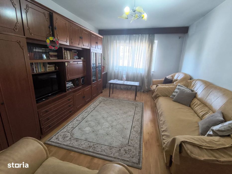 Dacia 3 Camere,2 Balcoane Liber 76 Mp — fotografia 1
