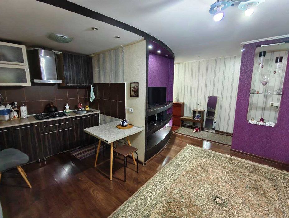 Чиланзар 23 квартал 1 комнатная 2 этаж балкон 2х6 Продажа-Учтепа