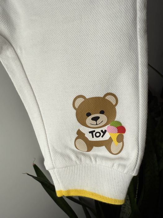 Set Moschino, nou cu eticheta, marimea 6-9 luni