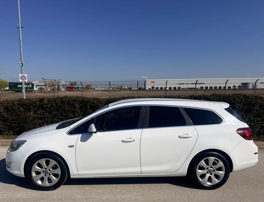 Opel Astra J Sports Tourer 2012 | 1.7 Diesel 110CP E5 | Clima/Pilot/Senzori