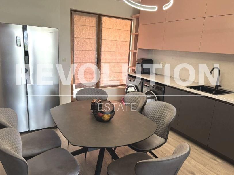 Tристаен апартамент в района на Аспарухово!