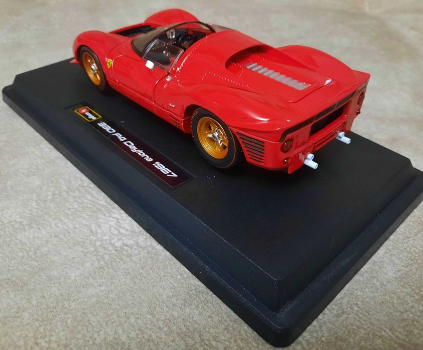 Машинка модель коллекционная