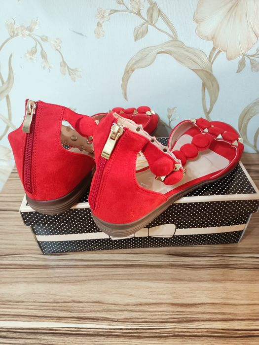 Босоножки летние