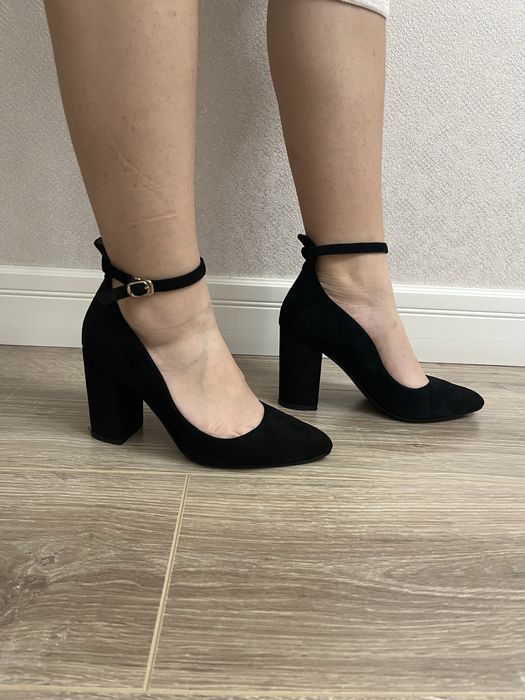 Продам женские туфли