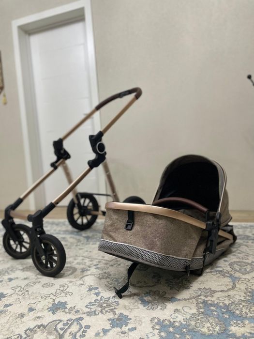 Продам детскую каляску