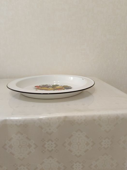 Продам блюдо для бешбармака,миски эмалированные б.у.