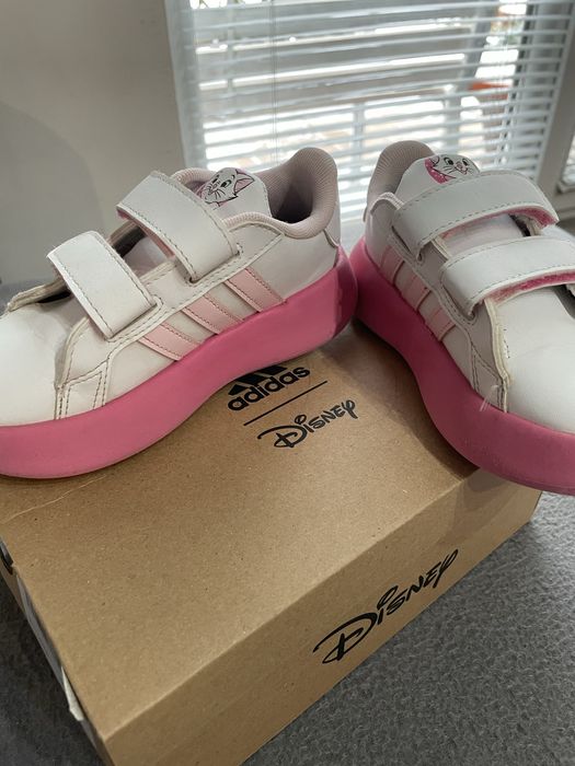 Adidas спортни обувки