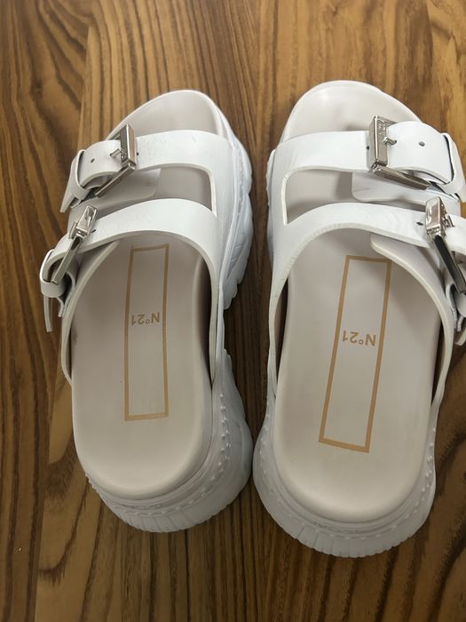 Сандали  N°21 -размер 37