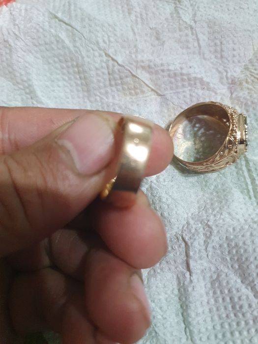 Тилла узук мужской сотилади