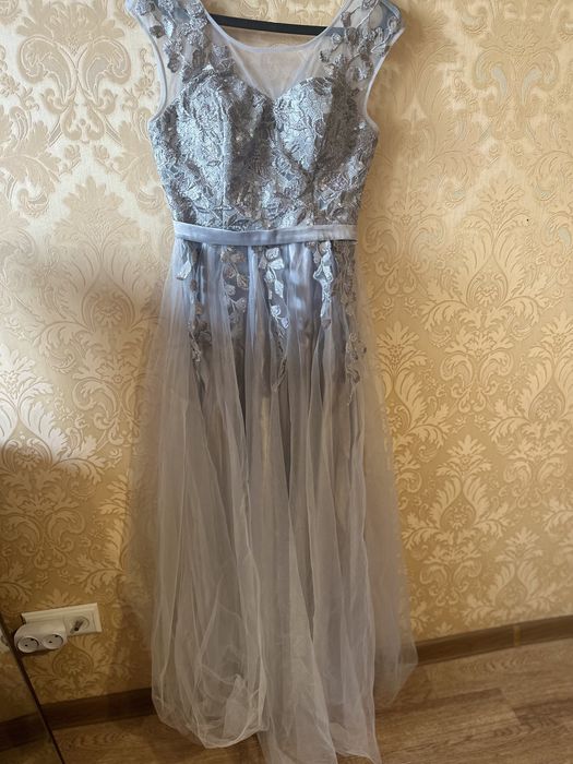 Платье вечернее