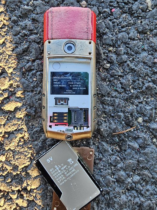 Продам телефон на запчасти