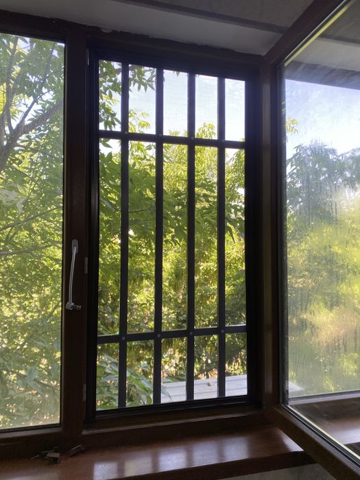 москитная сетка с решетками