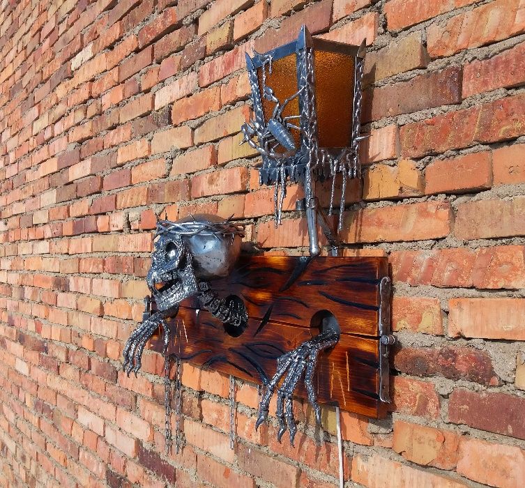 Кованый светильник.