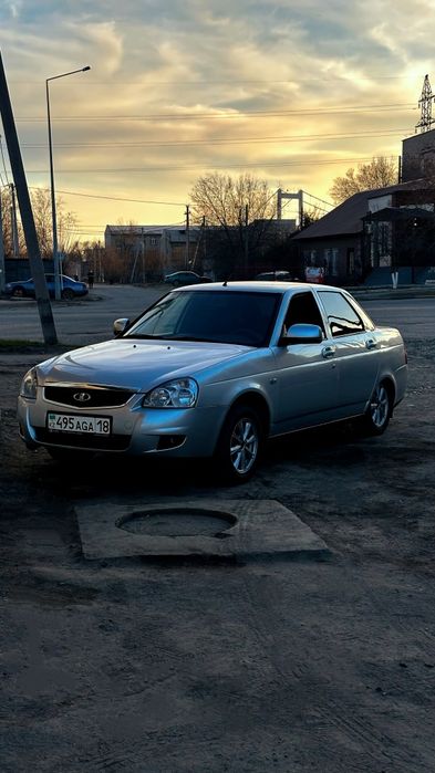 Продам машину приора 2