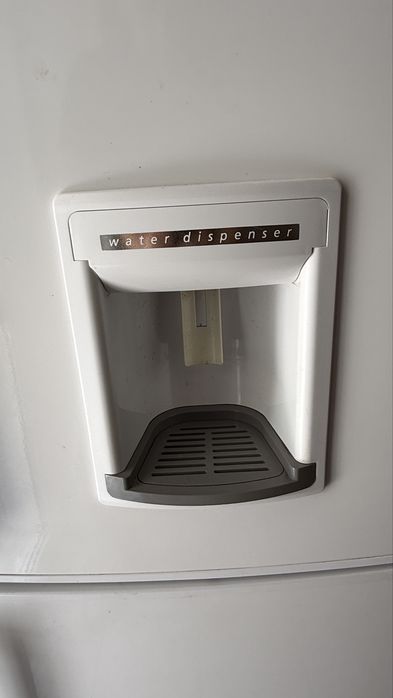 Frigider Beko defect