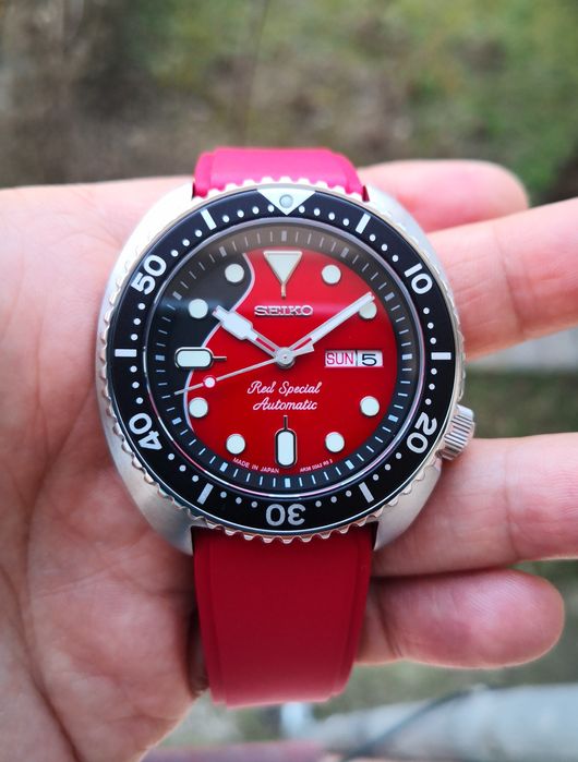 Ceas automatic Seiko Mod Turtle Special Red curea FKM