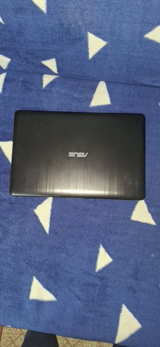Vând Leptop asus