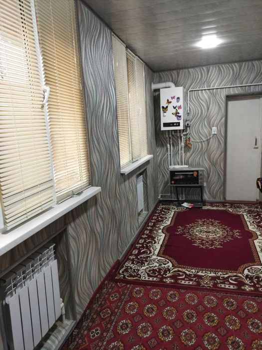 Продается квартира в г. Бекабад, 14-й микрорайон 61 дом 22 квартира.