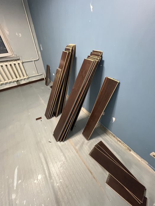 Ламинат бу черный