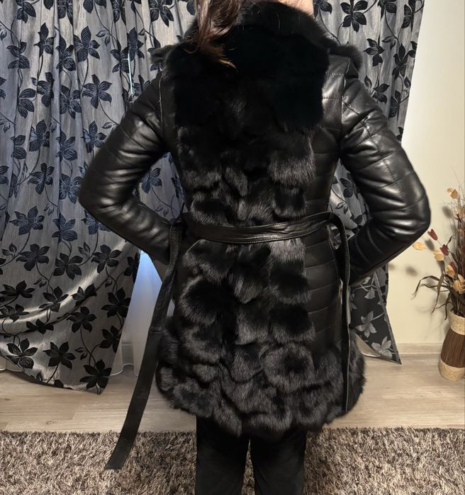 Haina din piele naturala cu blana naturala