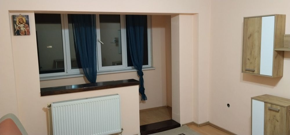 Închiriez apartament  2 camere