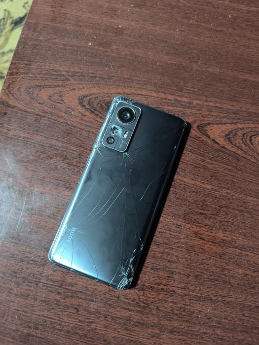 Xiaomi 12 256/8.