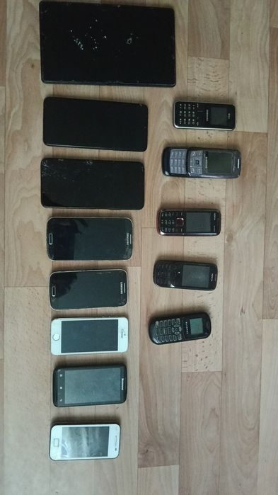 Продам телефоны б/у