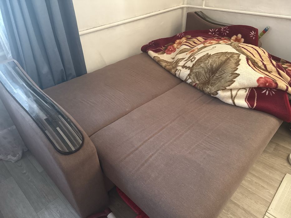 Продам диван в хорошем состояний