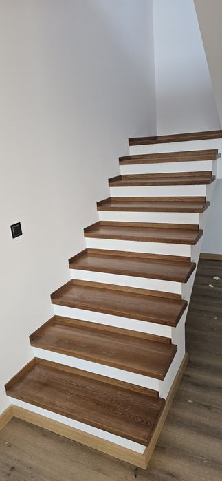 Scara Trepte Lemn Masiv Frasin sau Stejar