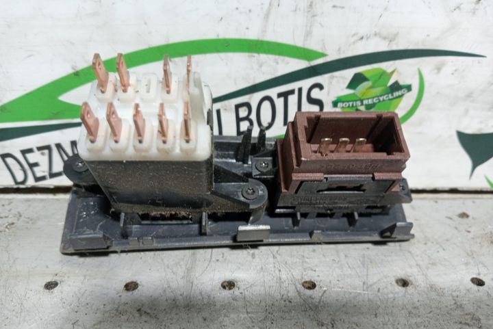 Buton avarie Renault Laguna prima generatie (facelift)