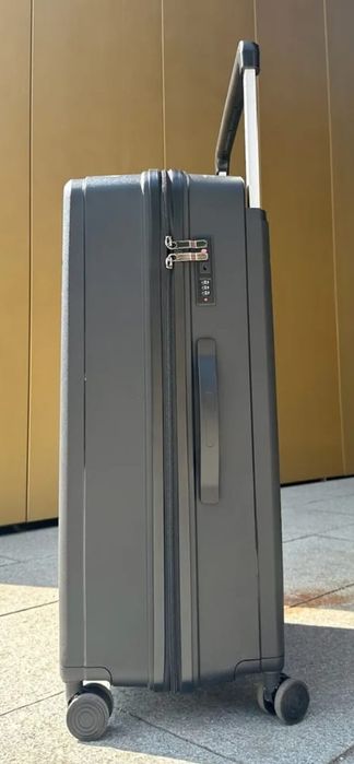 Чемодан полипропилен,размер L