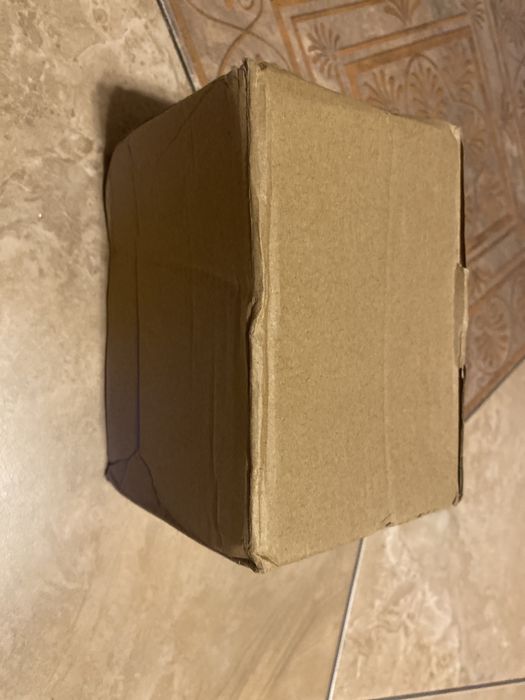 Держатель туалетной бумаги.