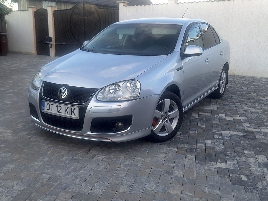 VOLKSWAGEN Jetta 2010 — imagine 1
