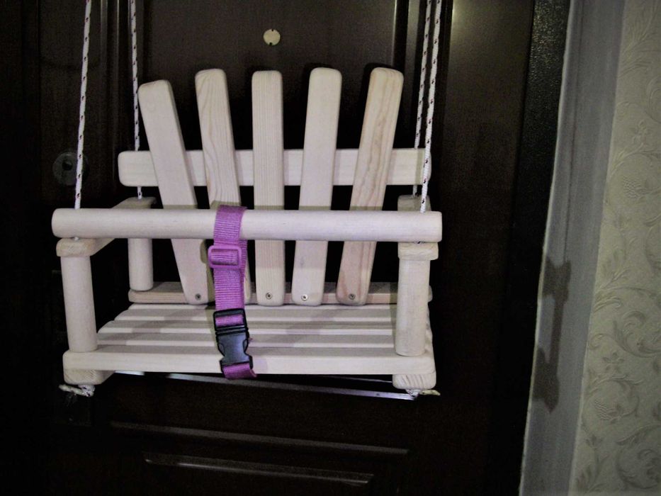 Качели деревянные