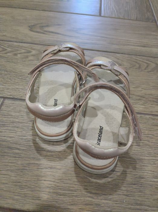 Сандали 31 номер. Стелка 20 см.