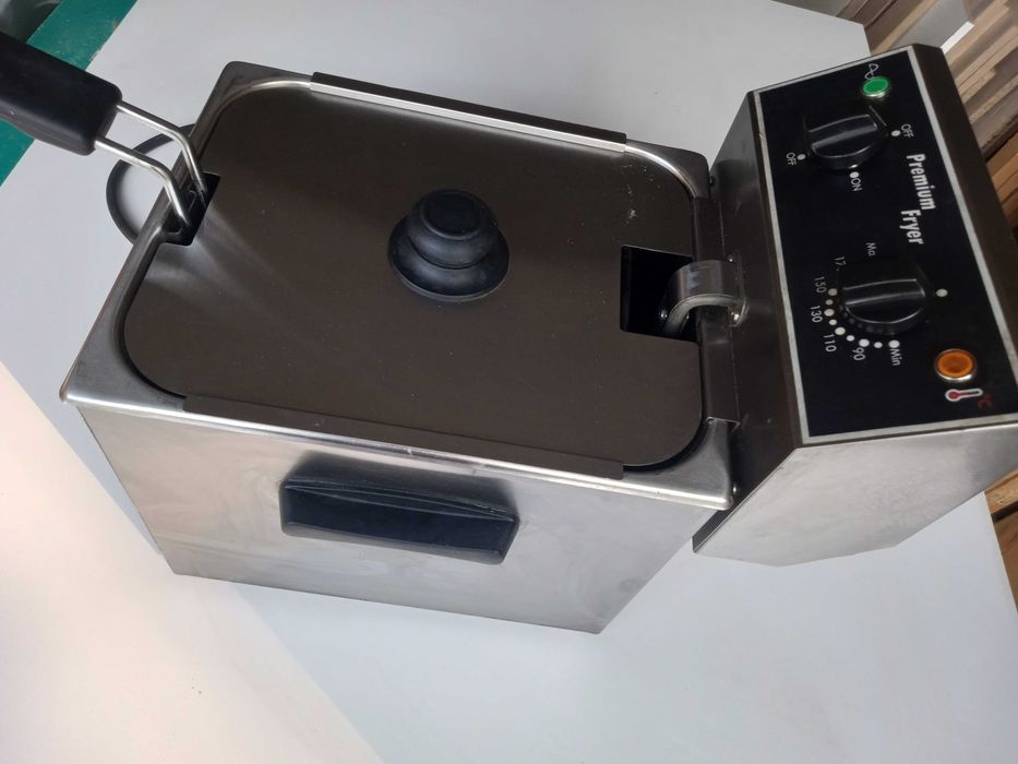 Продавам професионален фритюрник