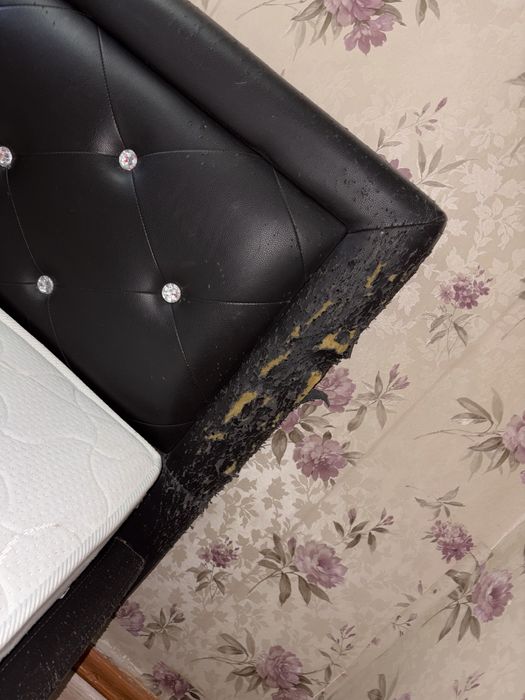 Кровать с матрасом