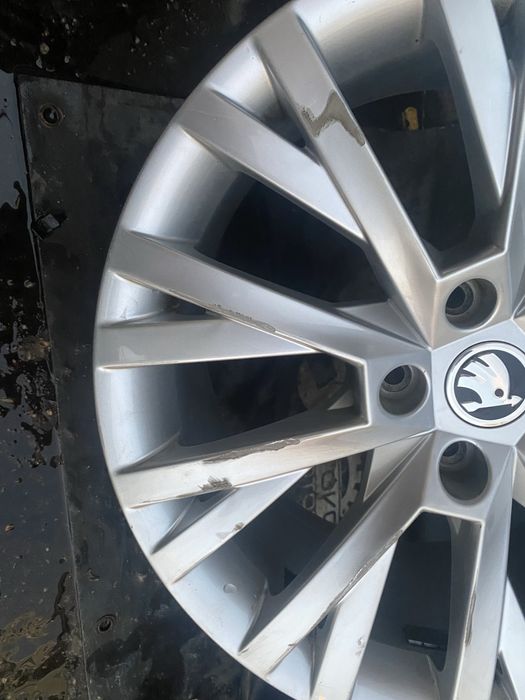 Janta aliaj 18" Skoda Superb 3