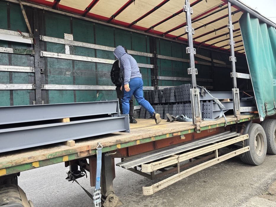 Hala metalica 10x20m structura pe suruburi depozitare