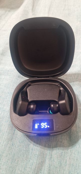 Безжични слушалки.