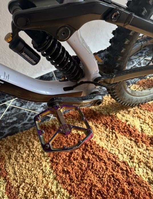 Cube TWO15 Race 2021 – DH pregătit, cadru nou, upgrade-uri top!