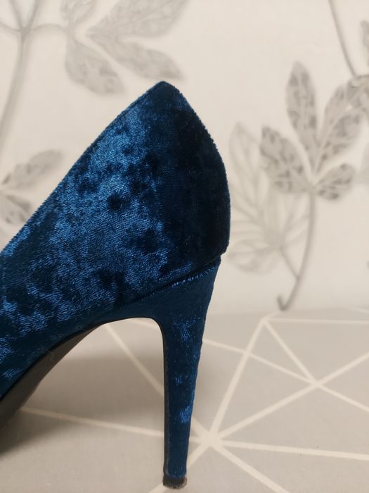 Продам туфли синие