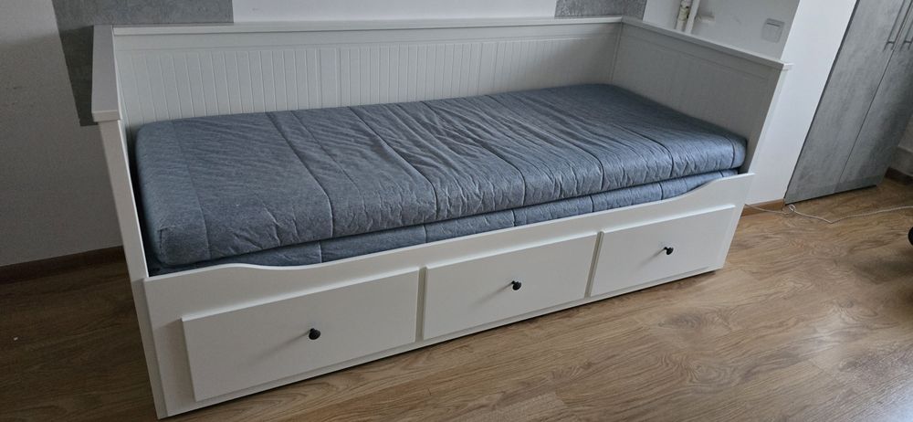 Pat extensibil IKEA HEMNES cu 3 sertare