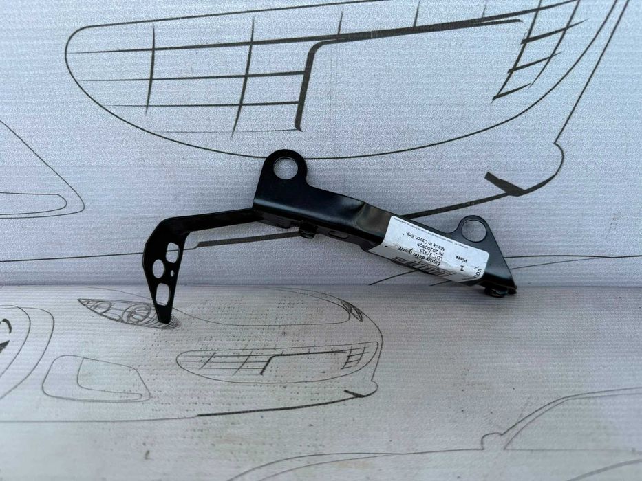 Suport / Fixare Aripă Față Stânga Audi A3 S3 8V 2017 / 2013-2019 Cod OEM 8V0821091C (5C2)