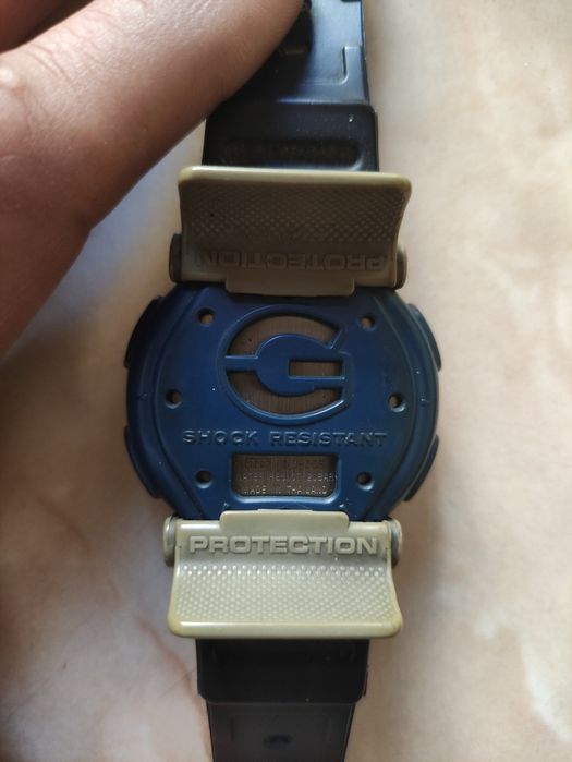 Casio g shock retro model DW003