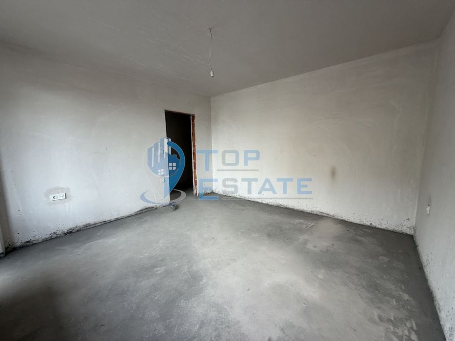 Продава се Тристаен апартамент в Велико Търново, Бузлуджа - 150 кв.м за 1154 €/кв.м - Снимка #1