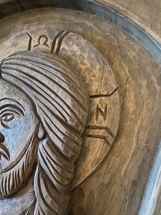 Icoana Mantuitorului sculptata in lemn de nuc