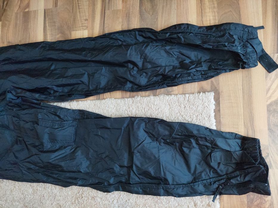 Costum impermeabil,combinezon dintr-o bucata,marime XXL