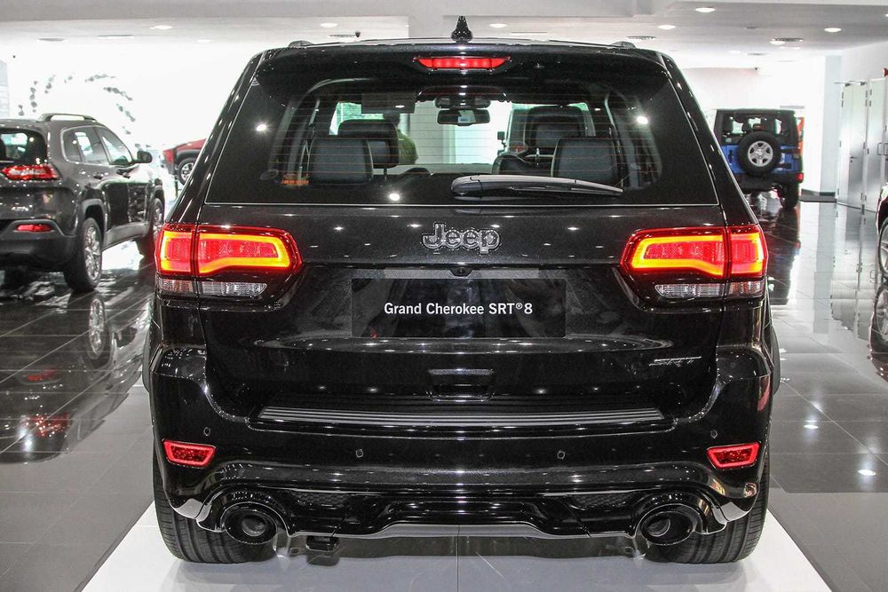 Задна броня JEEP GRAND CHEROKEE SRT WK2 2014 - 2017 година